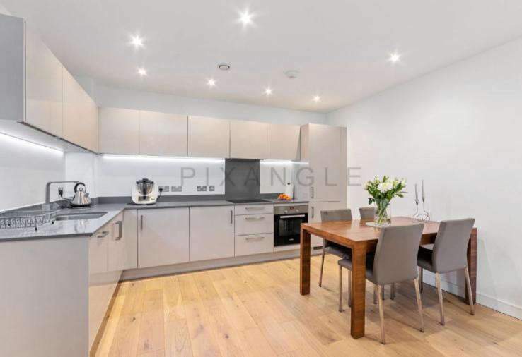 Appartement Beautiful Large 3 Bed 2 Bath Flat In Stratford Londen
