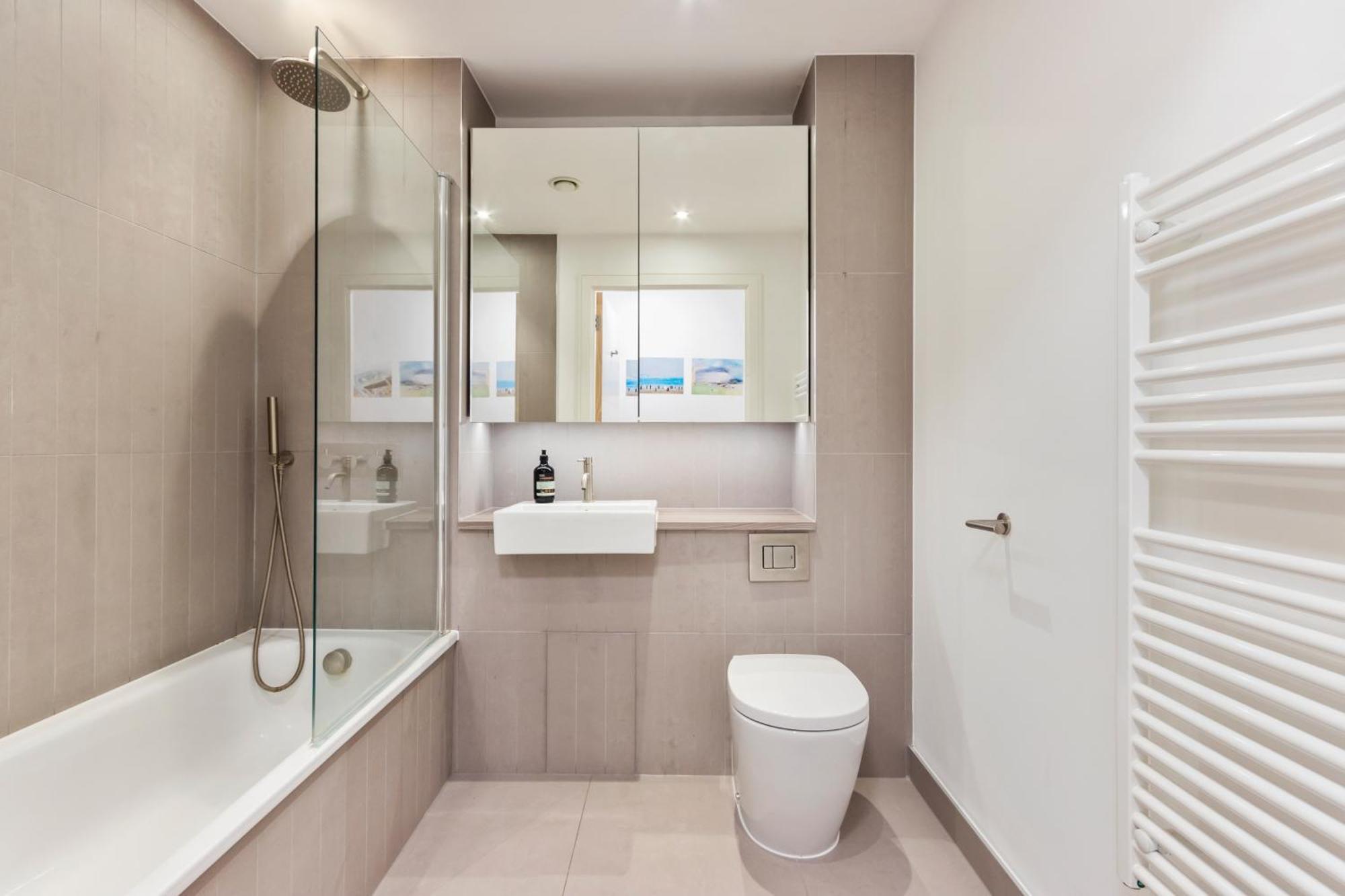 Beautiful Large 3 Bed 2 Bath Flat In Stratford Appartement Londen